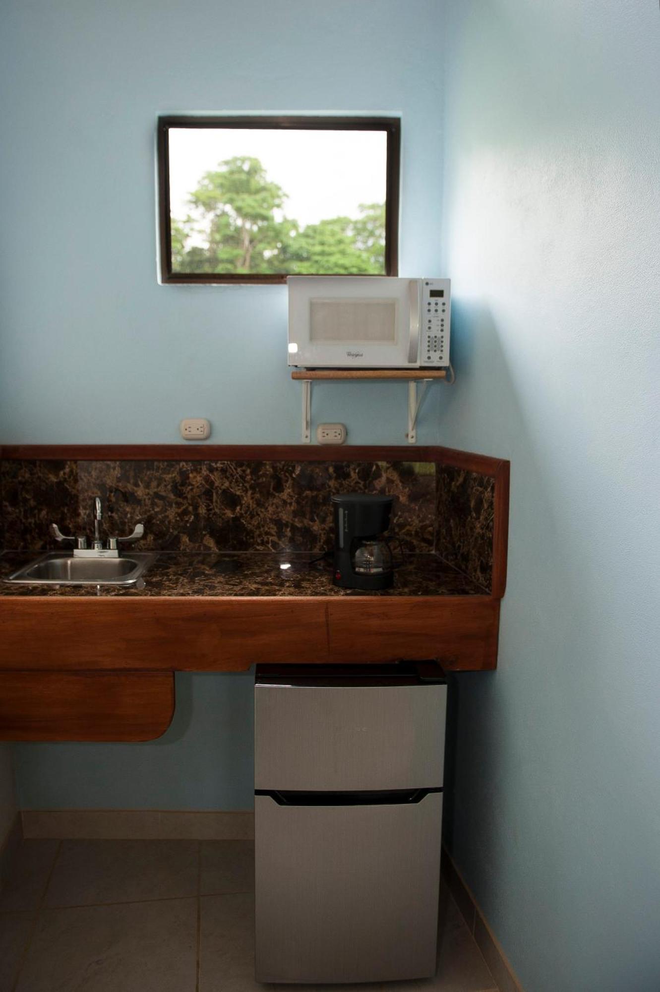 Hotel Sunshine Caribe Puerto Viejo de Talamanca エクステリア 写真