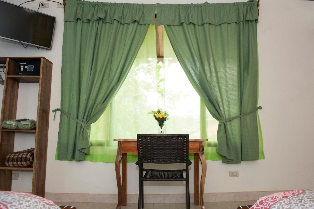 Hotel Sunshine Caribe Puerto Viejo de Talamanca エクステリア 写真