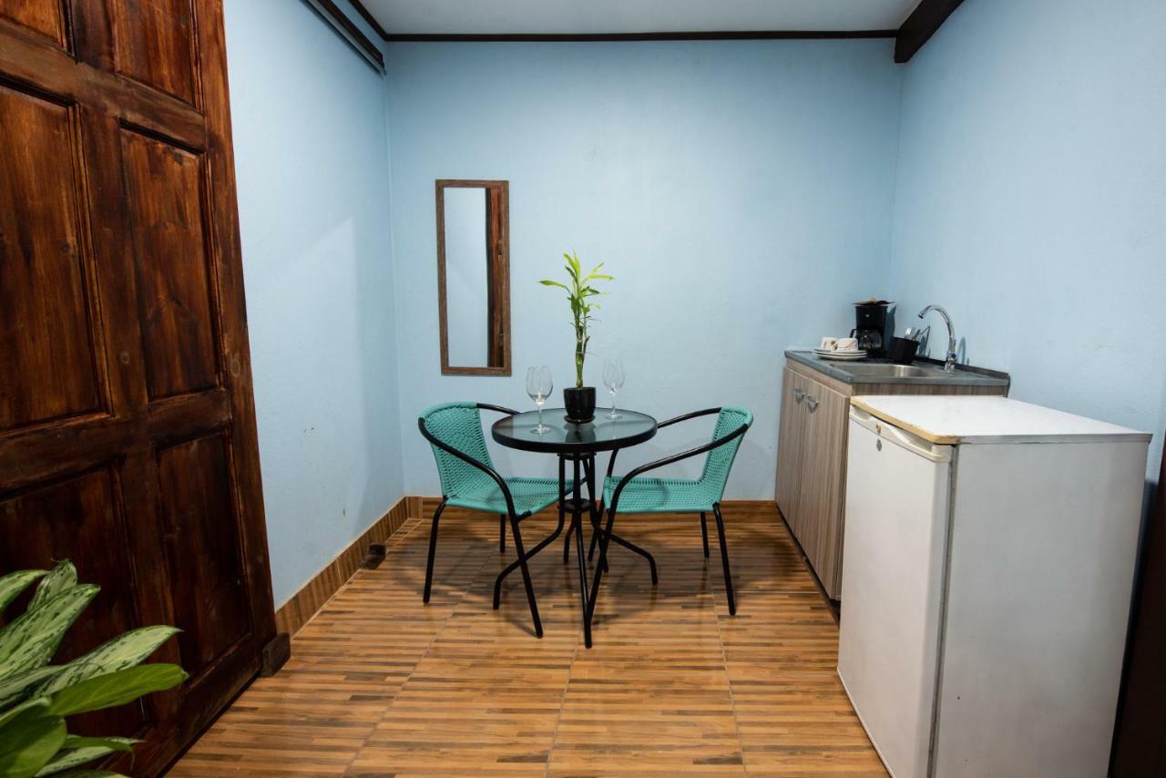 Hotel Sunshine Caribe Puerto Viejo de Talamanca エクステリア 写真