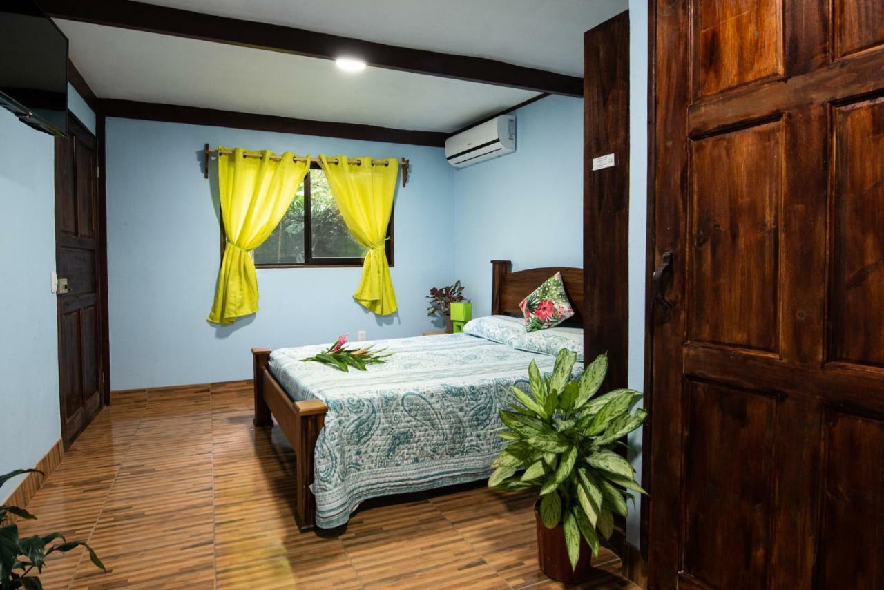 Hotel Sunshine Caribe Puerto Viejo de Talamanca エクステリア 写真