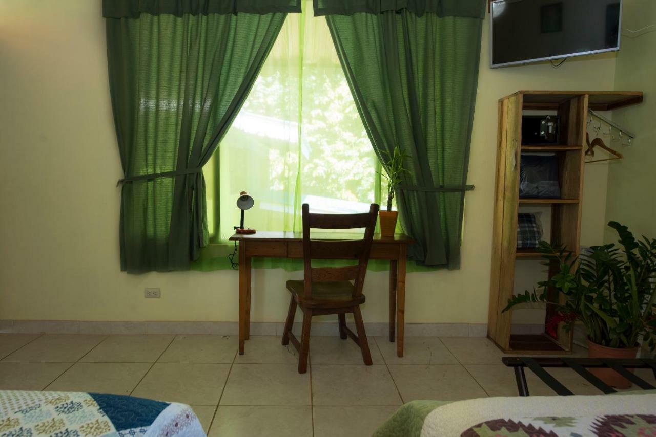 Hotel Sunshine Caribe Puerto Viejo de Talamanca エクステリア 写真