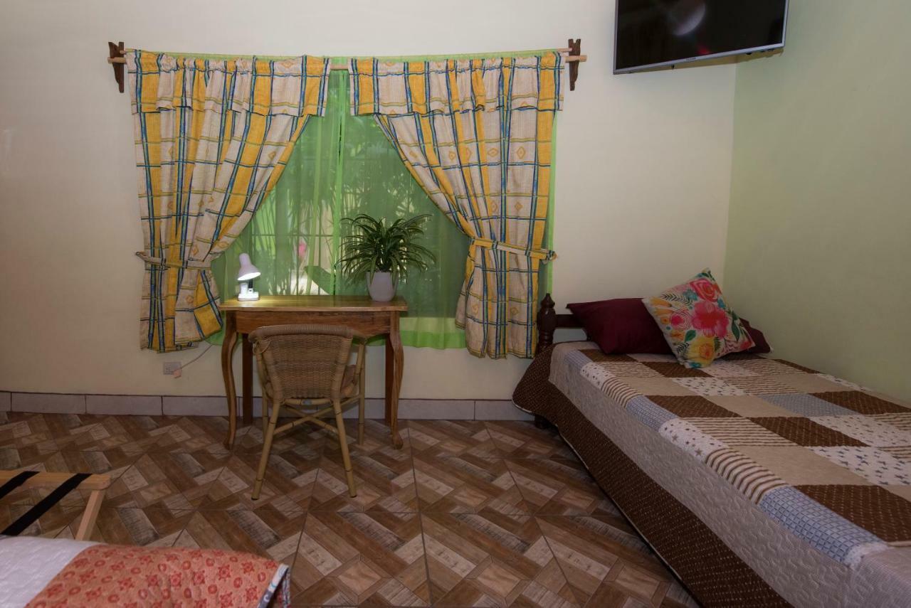Hotel Sunshine Caribe Puerto Viejo de Talamanca エクステリア 写真
